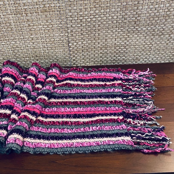 NWOT Long Pink and Purple Acrylic Velour Ribbon Scarf - Picture 7 of 11